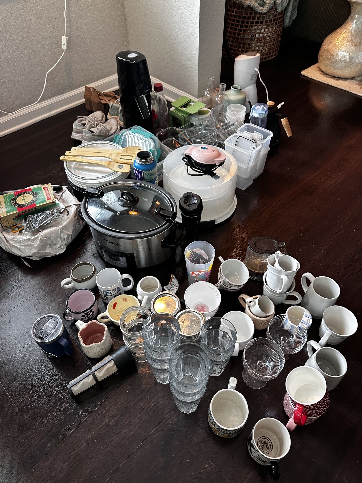 ONLINE YARD SALE! Kitchen gadgets, accessories and more!
