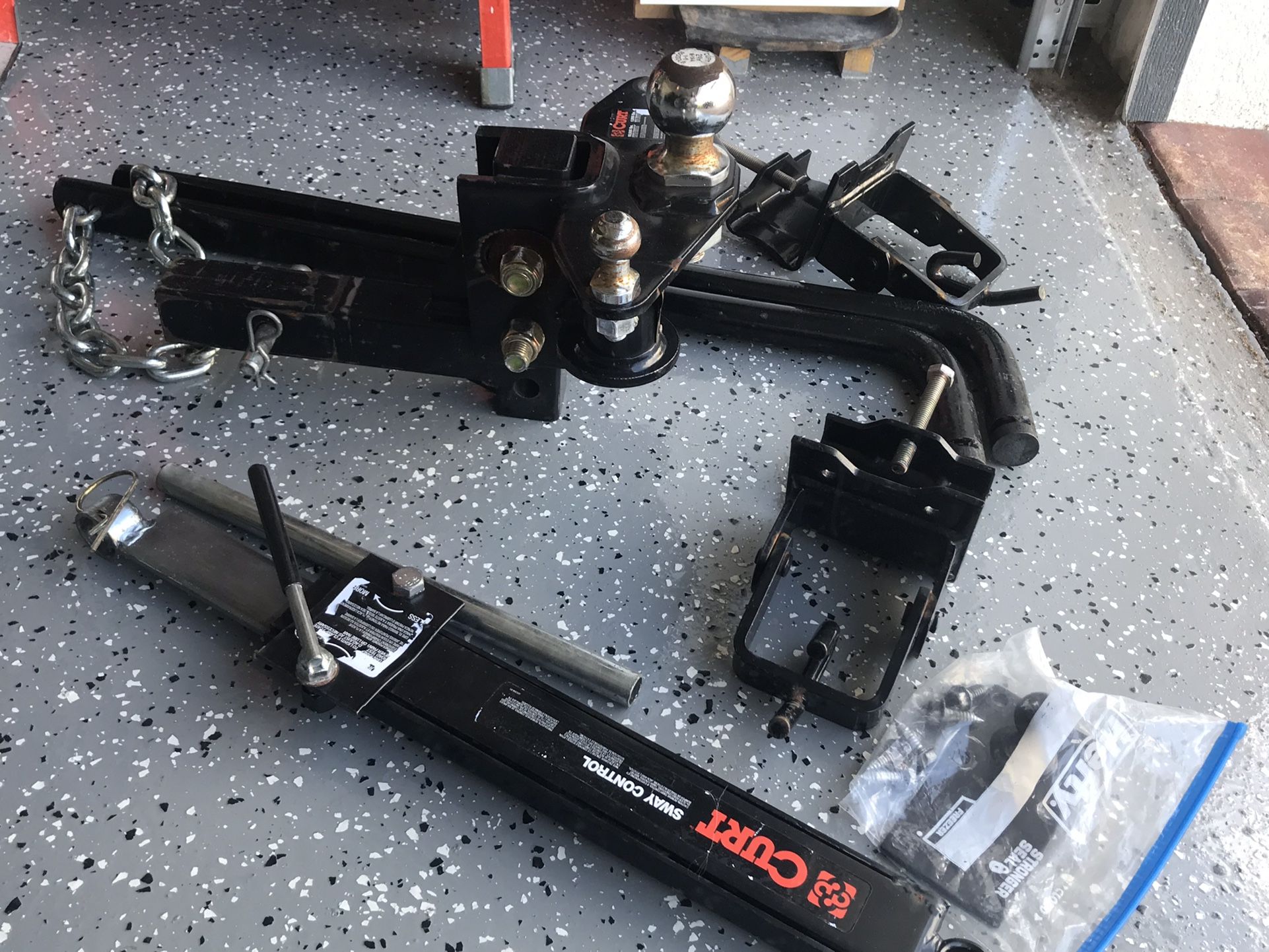 Curt Weight Distributing Hitch Kit is designed to provide trailers with