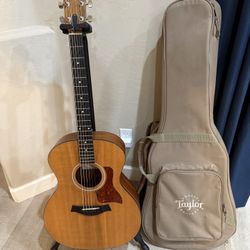 Taylor 114 Guitar With Gig Case