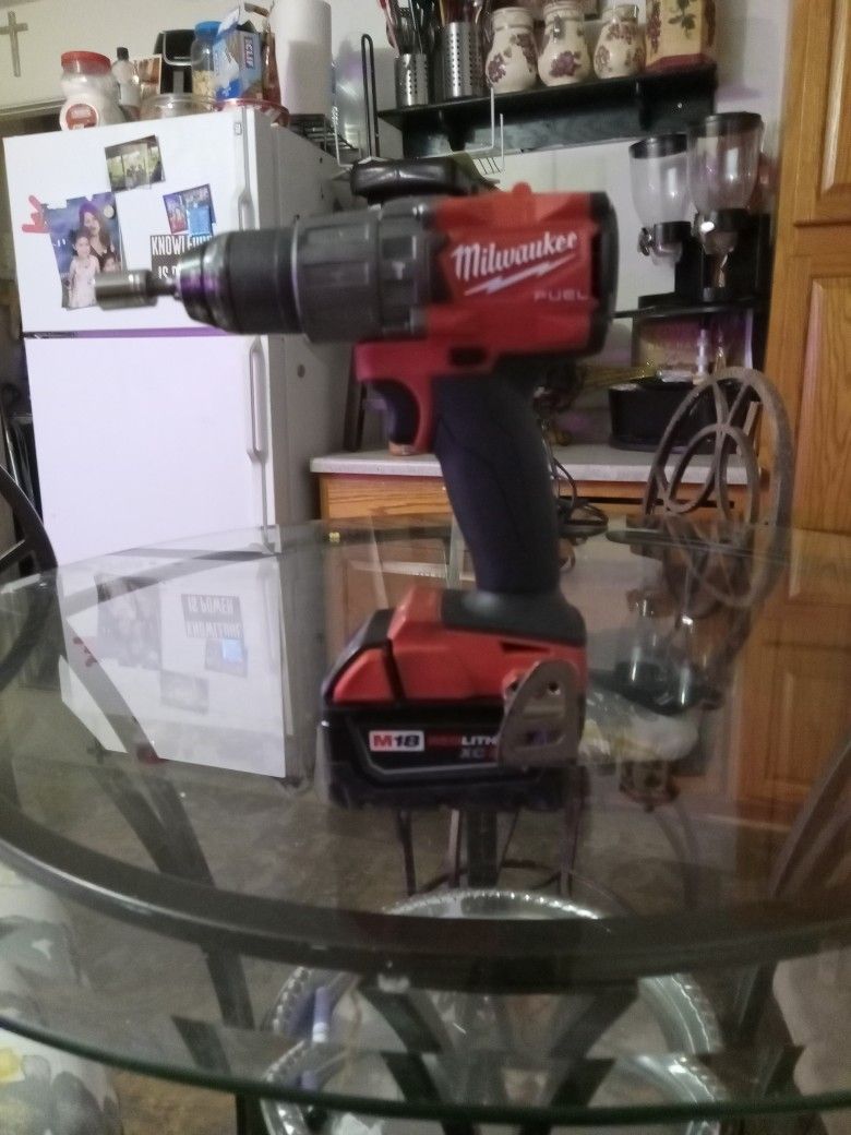 18 Volt Milwaukee Brushless Drill With XC5.0 Battery