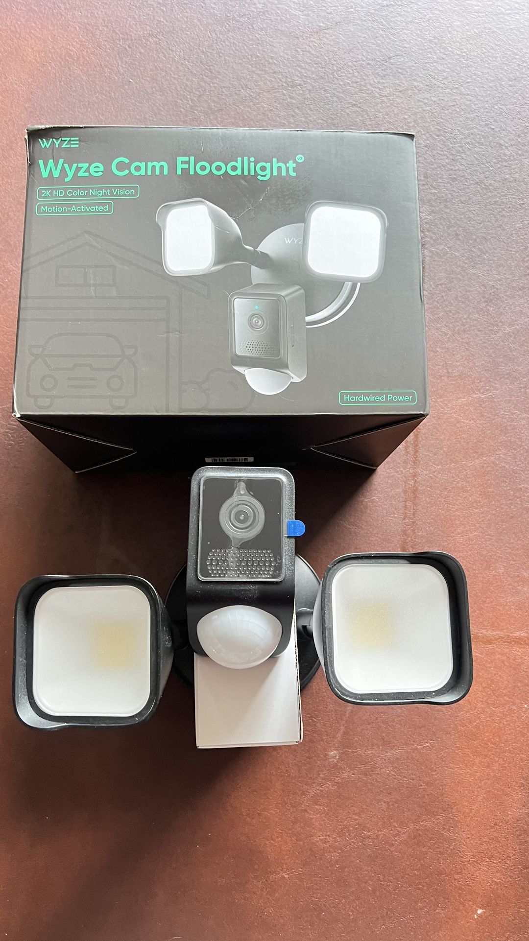 Security camera with motion sensor and high quality 