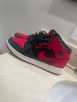 Banned ‘Mid’ Jordan 1