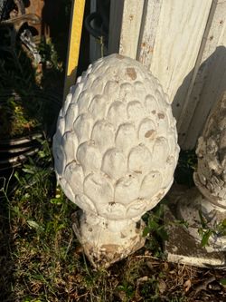 Aged pinecone / pineapple garden statue / finial