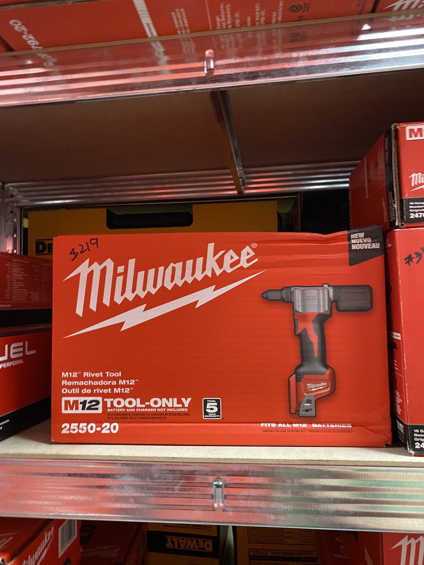 Milwaukee M12 12-Volt Lithium-Ion Cordless Rivet Tool (Tool-Only)