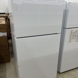 New 33” GE Top Freezer Refrigerator- Financing Available 