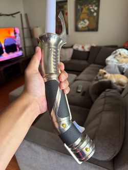 Count Dooku‘s Lightsaber Disney Star Wars Galaxy’s Edge Savi’s Workshop V1 Peace & Justice Lightsaber