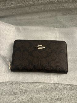 Coach medium zip wallet