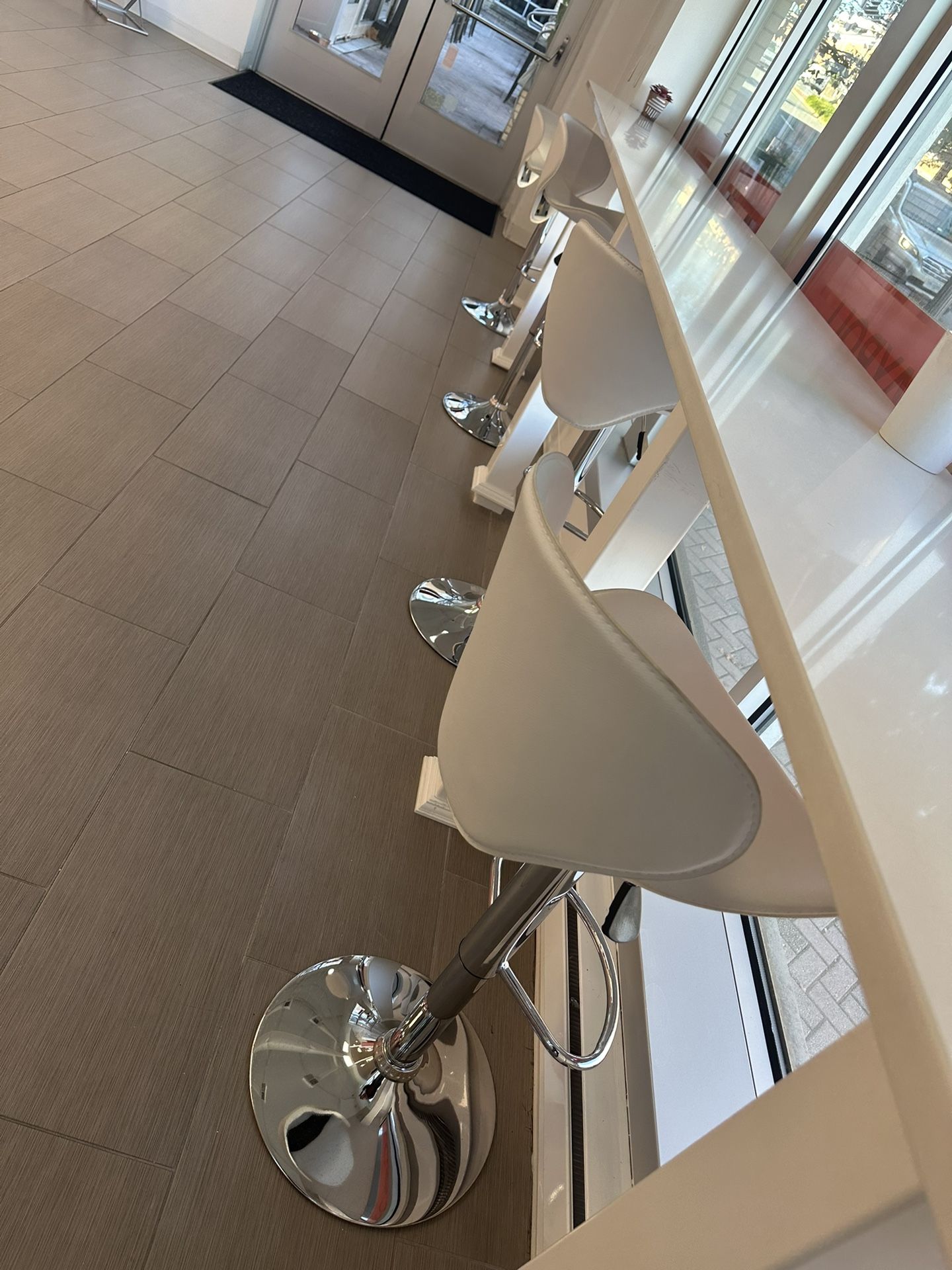 White High Top Swivel Chair