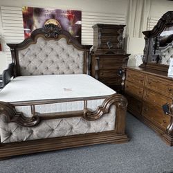 Queen/King Bedroom Set. 🚚WE DELIVER🚚
