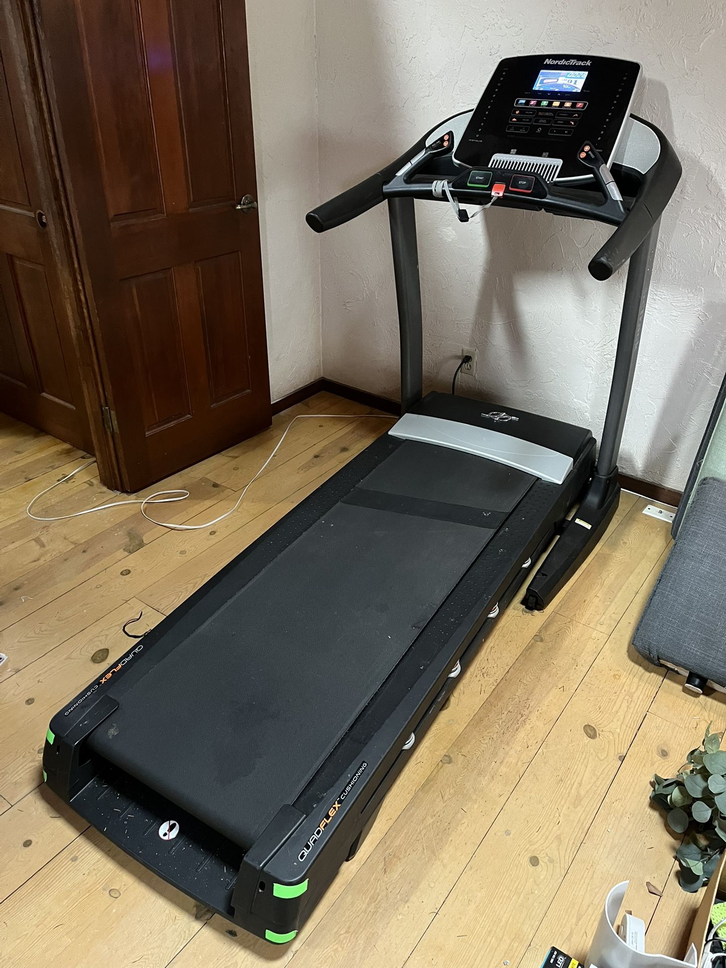 FREE NordicTrack QuadFlex Cushioning Treadmill
