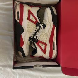 Air Jordan 4 Retro