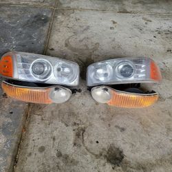 2006 Gmc Yukon Denali OEM Headlights
