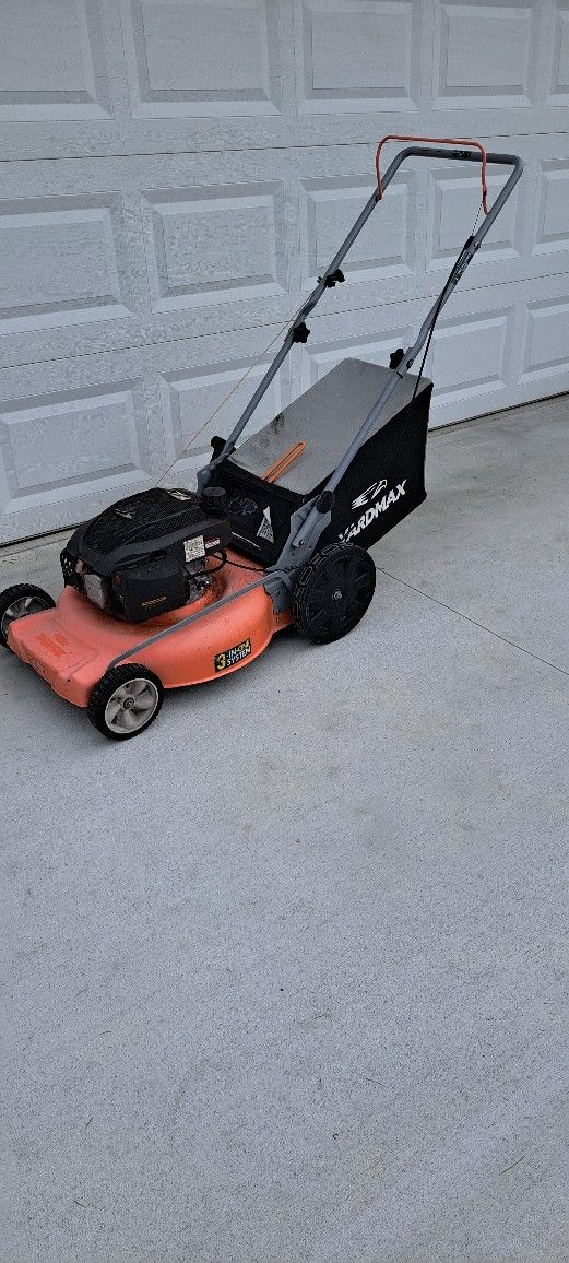 21 INCH PUSH MOWER GAS