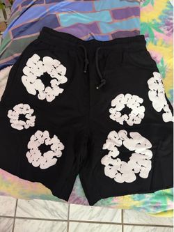 Denim shorts trading