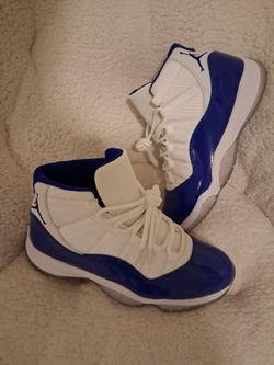 SIZE 9 1/2 MEN REPS 140$