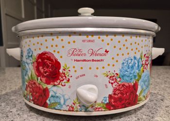 Hamilton Beach Pioneer Woman 6 Quart Slow Cooker Crockpot Breezy Blossom Design

The Rare Pioneer Woman Breezy Blossom 6 Quart Slow Cooker Crock Pot