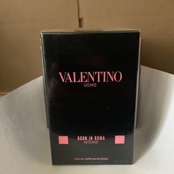 Valentino Born In Roma Intense (3.4 FL. OZ)