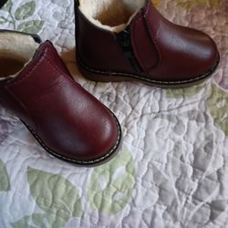 New Baby Boots Size22 For 20.00