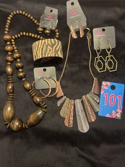 Assorted Jewelry 