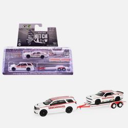 Greenlight Hitch & Tow Series 2018 Dodge Durango and 2016 Dodge Challenger SRT 1:64 Diecast Racing