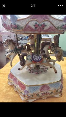 Home interior carrousel