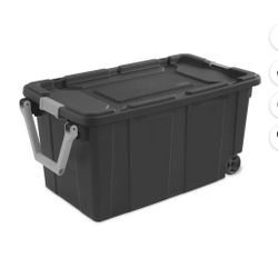 Sterilite Extra Large Bin with wheels - 40 Gallon