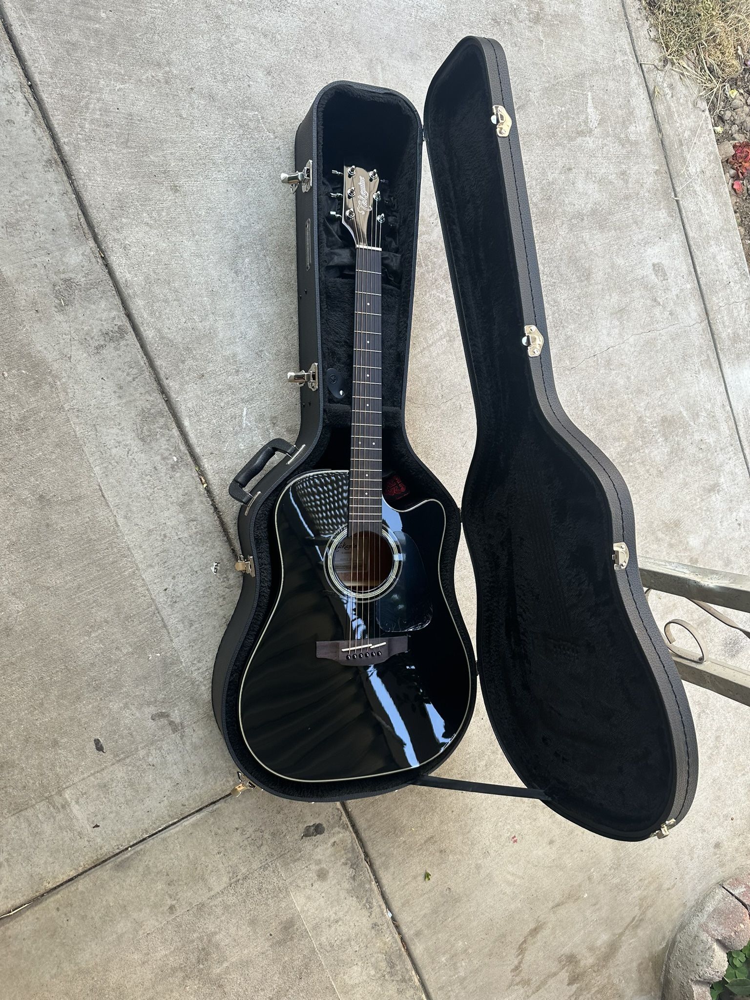 Takamine 6 String Guitar