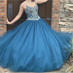 Quinceañera Dress 👗 