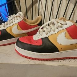 Nike Air Jordan 1 Mid N Nike Air Forces 1s And  Air

Foamposite Pro Pure

Platinum