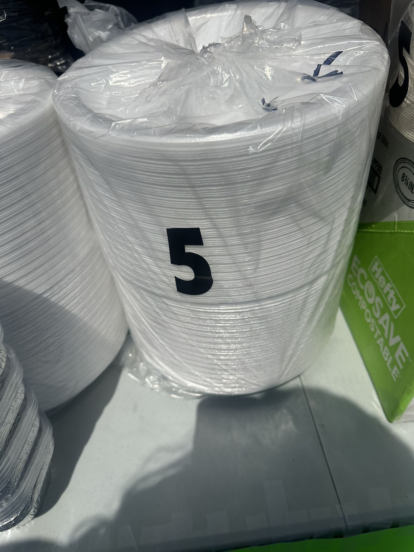 200ct Plastic Plates $5