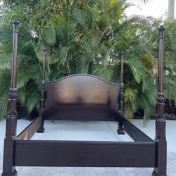 Bernhardt King Size 4 Poster Bed 