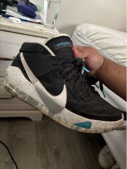 Nike basket ball shoes size 10