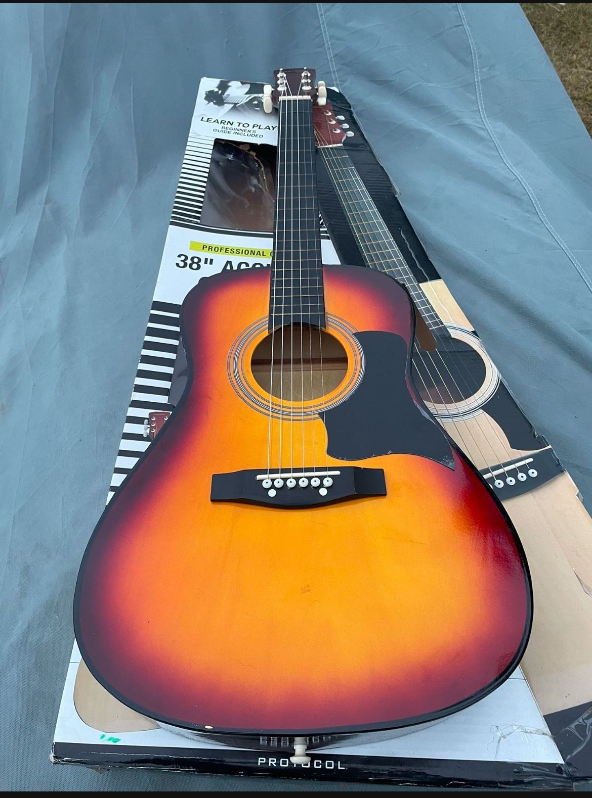 Starter acoustic guitar  38 inch acoustic barely used