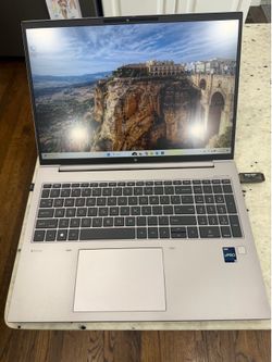 Hp zbook firefly G10 16”