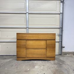Vintage 1960 Mid Century Modern Dresser Cabinet 5 Drawer storage 