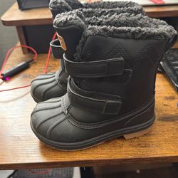 Cat &Jack size 9 boots
