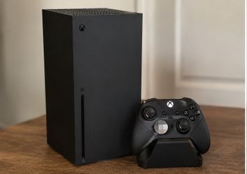 Xbox Series X + Elite Series 2 Controller Bundle – Excellent Condition