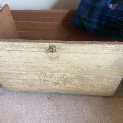 Tacoma Lumber Vintage Old Tongue And Groove Trunk 