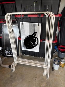 10 clothing racks for Wedding accessories - Picture hanging