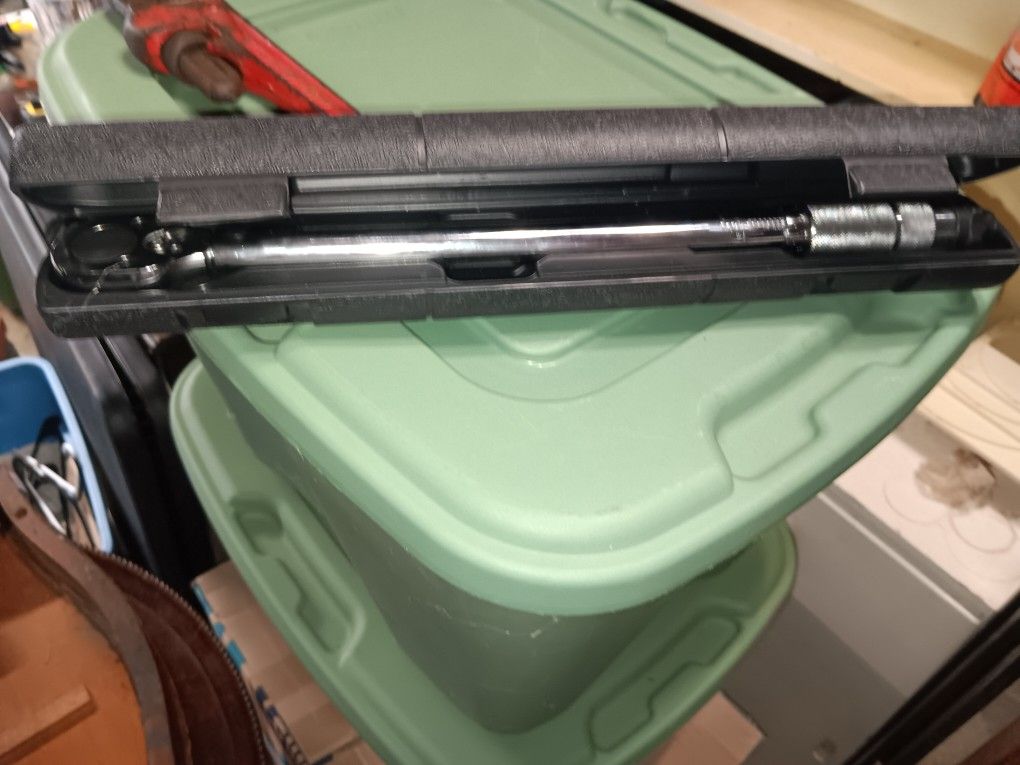 Pittsburgh Professional 1/2-inch Drive Click Type Torque Wrench