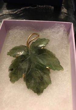 Jade leaf pin
