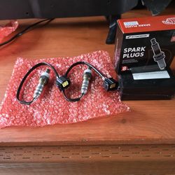 '04 Durango  O2 Sensor & 16 Spark Plugs