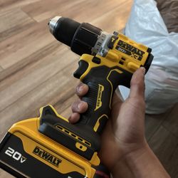 Dewalt Drill With Battery 