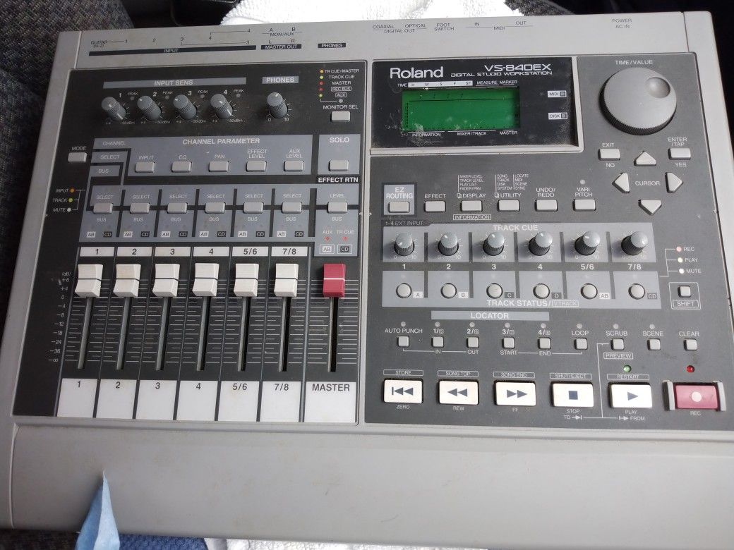 Roland Digital Studio Workstation VS-840EX