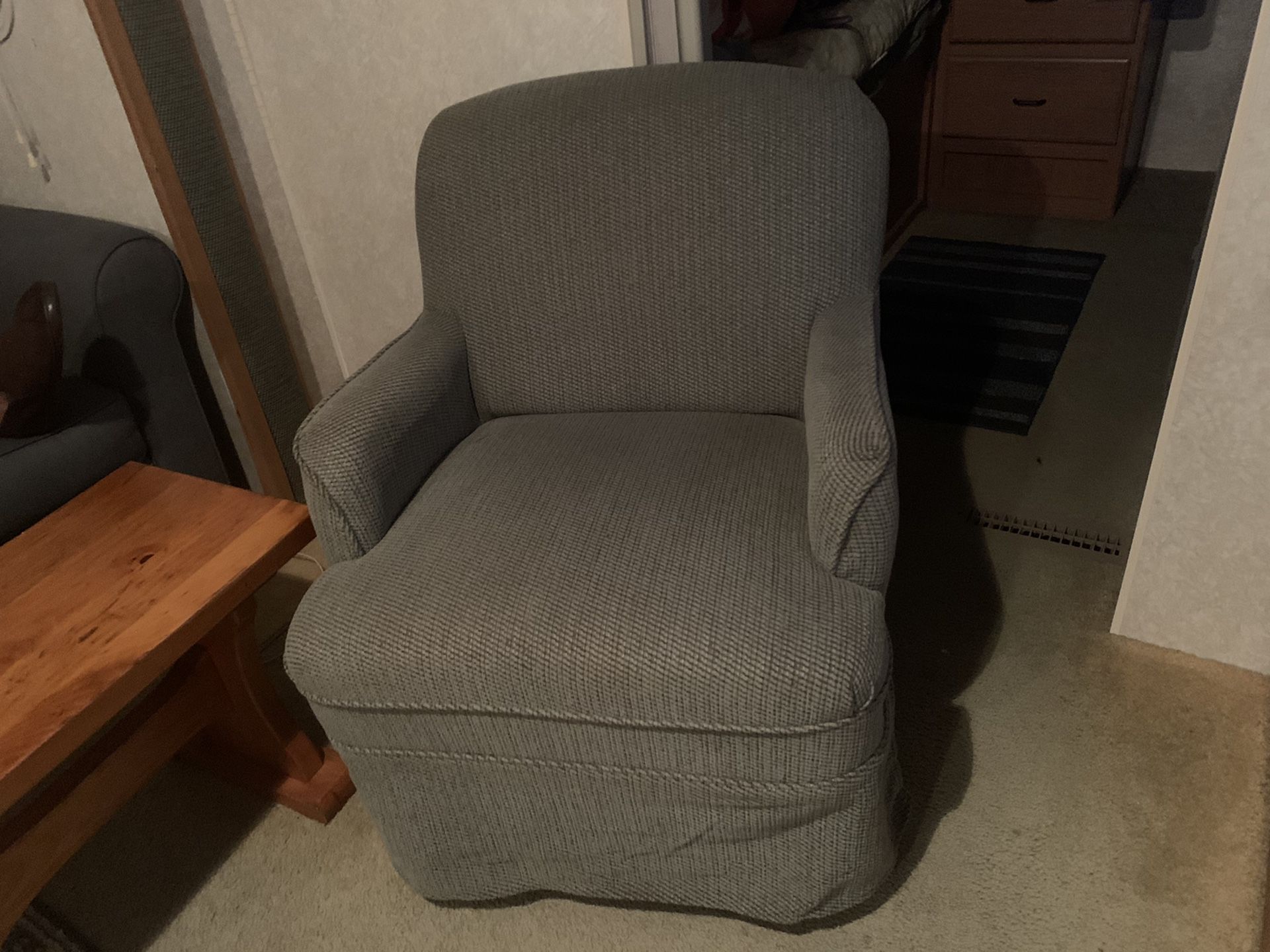 RV Rocker/Swivel Chair