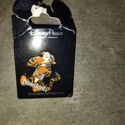 Tigger Disneyland Parks Pin