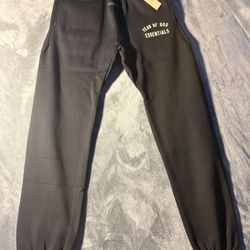 Essentials Fear Of God Sweatpants. 