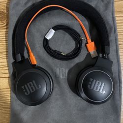 JBL Live 670NC Noise-Cancelling On-Ear Wireless Headphones