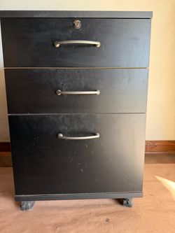 Black 3-Drawer File Cabinet with lock