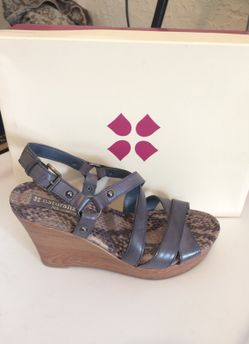 Brand New. Naturalizer Wedge Size 7